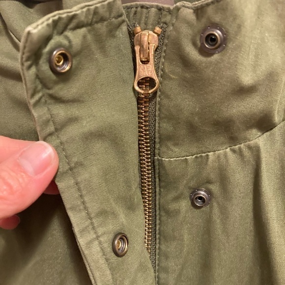 Gap kids zip up green cargo jacket with hood. - Picture 8 of 10